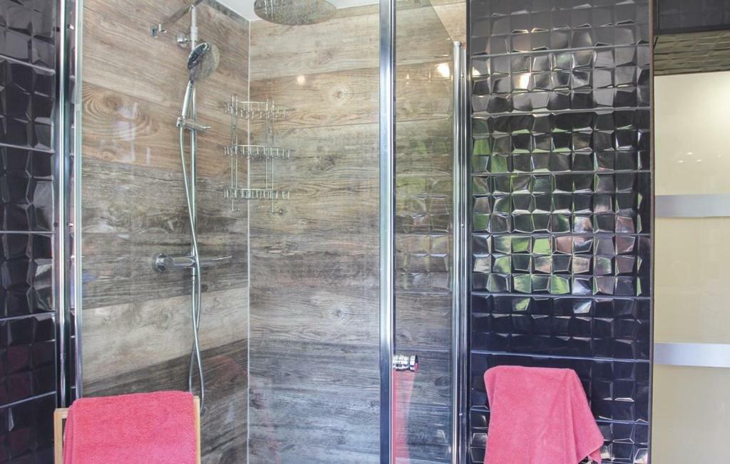 Maison 4 Etoiles Et Studio 3 Etoiles Independants Avec Piscine L'Isle-sur-la-Sorgue Luaran gambar